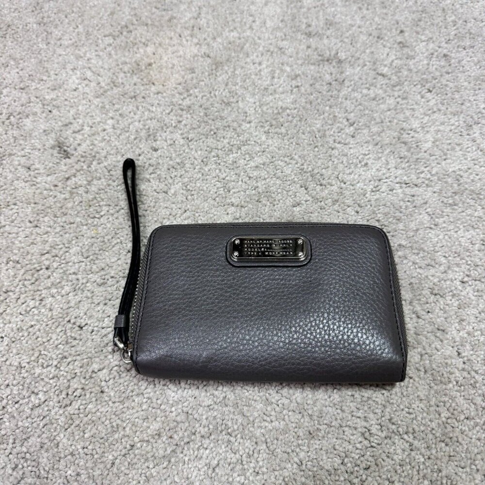 Marc Jacobs Charcoal Pebbled Leather Wristlet Clutch. ALSO IN NAVY BLUE.